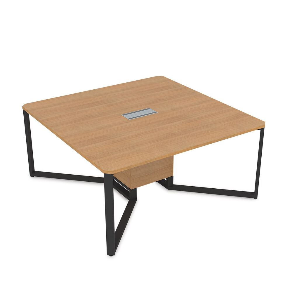 Стол-квадрат