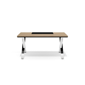 Cтол на металлическом каркасе на металлическом каркасе