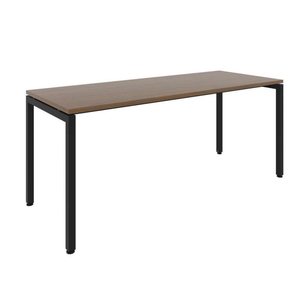 Стол рабочий на металлокаркасе