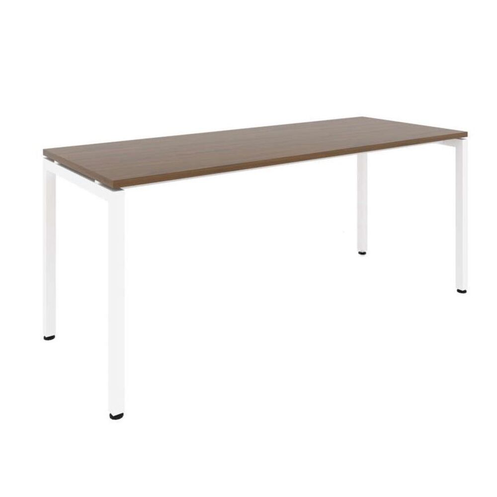 Стол рабочий на металлокаркасе