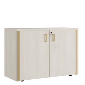 Креденция с декоративными элементами