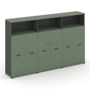 Шкаф три широкие секции, 4 ниши