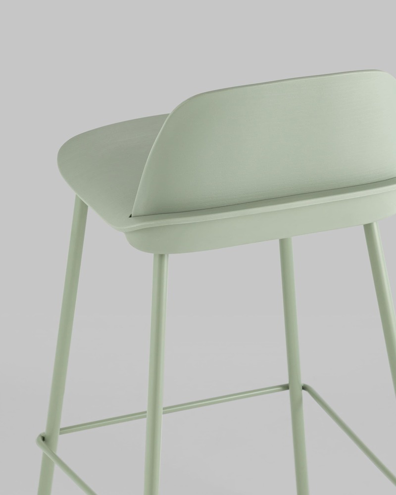 Комплект из четырех стульев полубарных