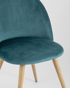 Комплект из четырех стульев