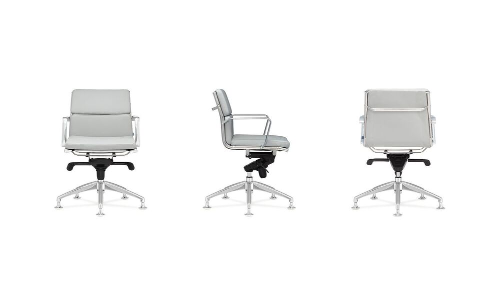 Кресло со средней спинкой на глайдерах